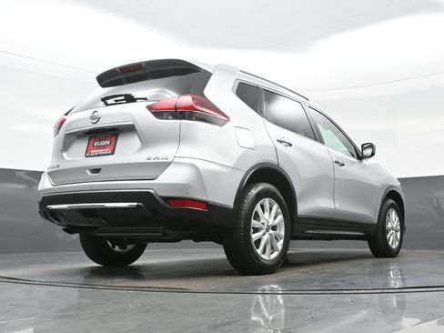 Used 2018 Nissan Rogue SV AWD/4WD image 32