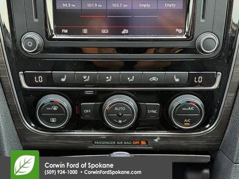 Used 2017 Volkswagen Passat 1.8T SE FWD image 29