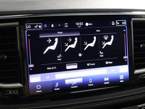Used 2025 Chrysler Pacifica Select AWD/4WD image 33