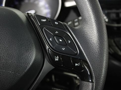 Used 2021 Toyota C-HR LE FWD image 24