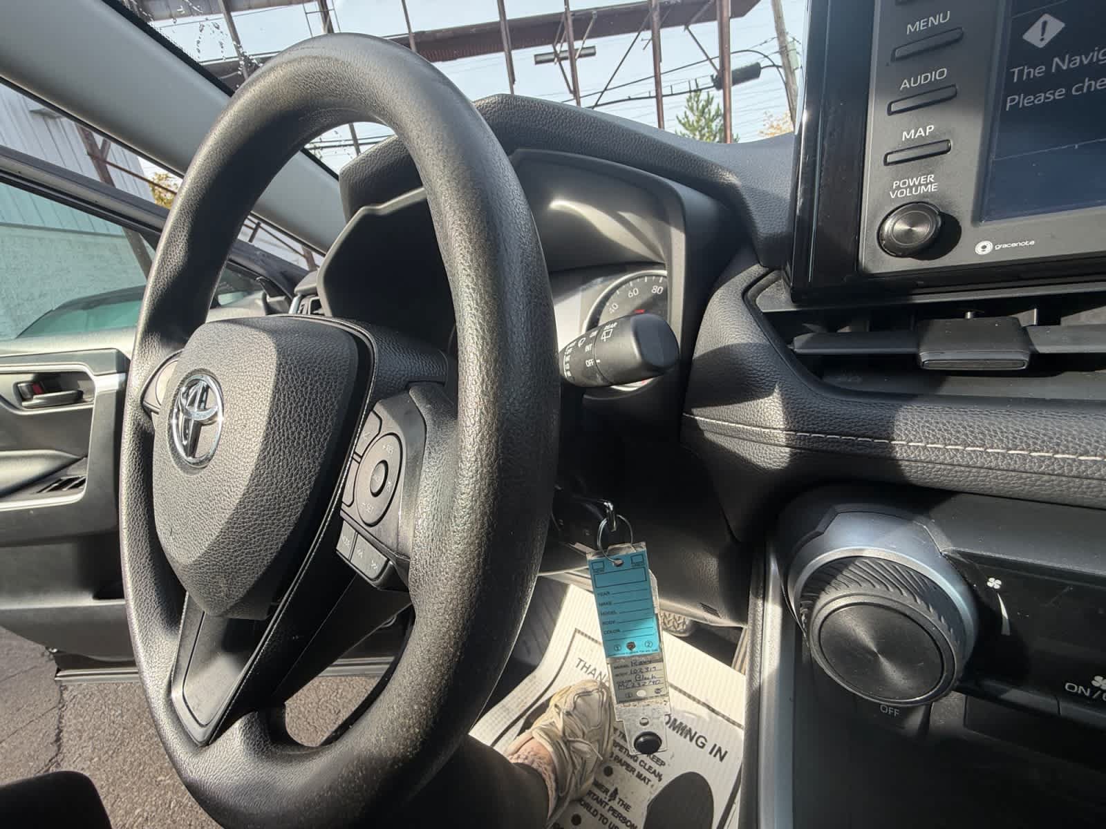 Used 2021 Toyota RAV4 LE w/ Carpet Mat Package (TMS) AWD/4WD image 40