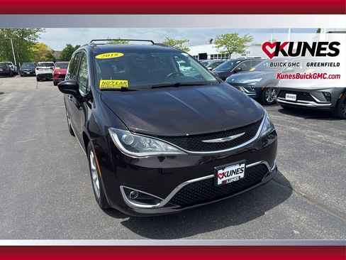 Used 2018 Chrysler Pacifica Touring-L FWD image 13