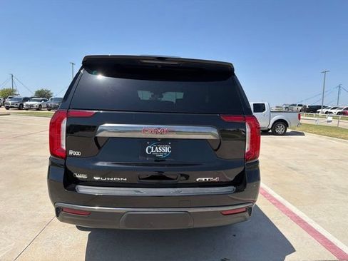 Used 2023 GMC Yukon AT4 w/ AT4 Premium Package AWD/4WD image 8