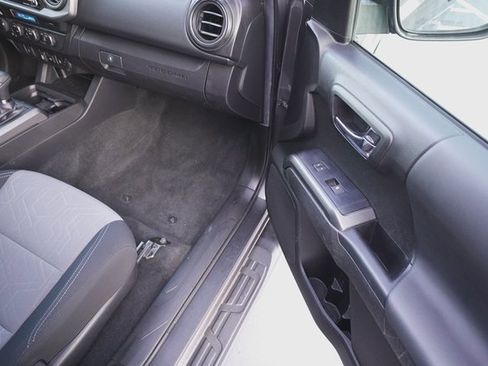 Certified 2022 Toyota Tacoma TRD Sport image 19