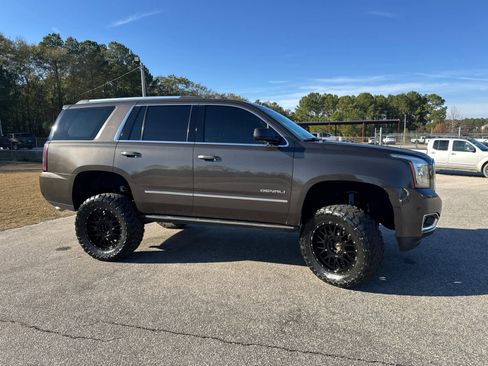 Used 2019 GMC Yukon Denali w/ Denali Ultimate Package image 9