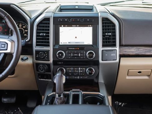 Used 2018 Ford F150 Lariat w/ Equipment Group 502A Luxury AWD/4WD image 33