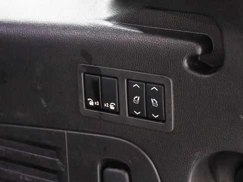 Used 2016 Cadillac Escalade ESV Luxury image 34