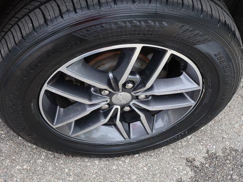 Used 2018 Jeep Grand Cherokee Limited AWD/4WD image 42