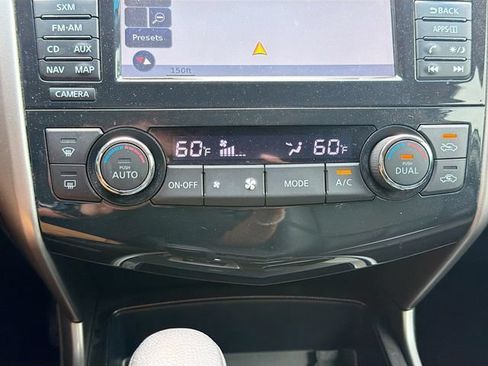 Used 2015 Nissan Altima 3.5 SL FWD image 31