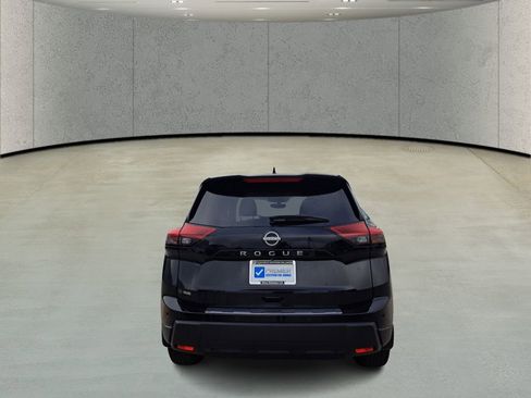 Used 2026 Nissan Rogue SV image 6