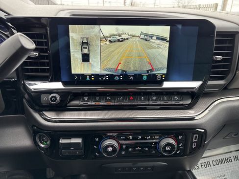 Used 2024 Chevrolet Silverado 2500 ZR2 w/ Technology Package image 33