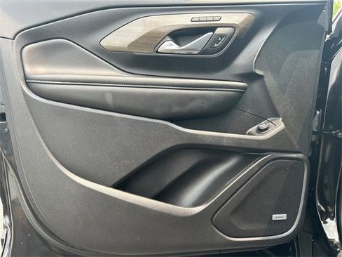 Used 2023 GMC Terrain Denali image 18