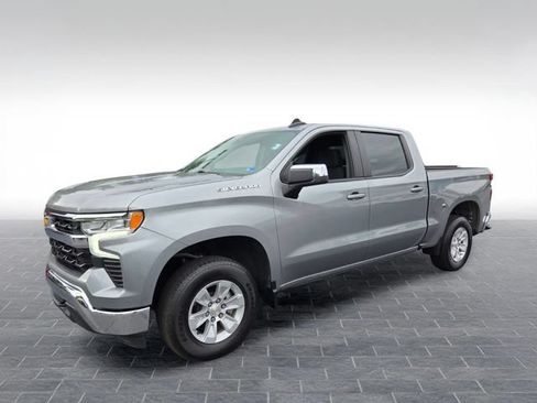 Used 2025 Chevrolet Silverado 1500 LT AWD/4WD image 3