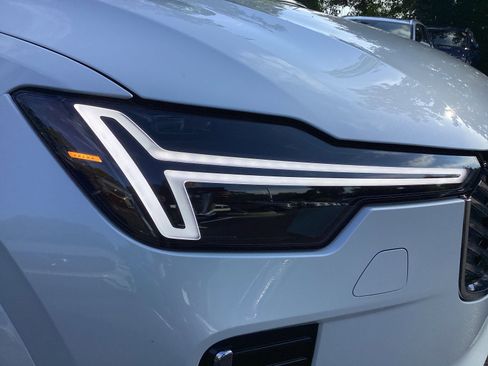 Used 2026 Volvo XC90 B6 Plus w/ Protection Package Premier image 11