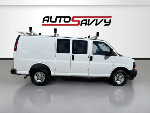 Used 2025 Chevrolet Express 2500 w/ Driver Convenience Package RWD image 8