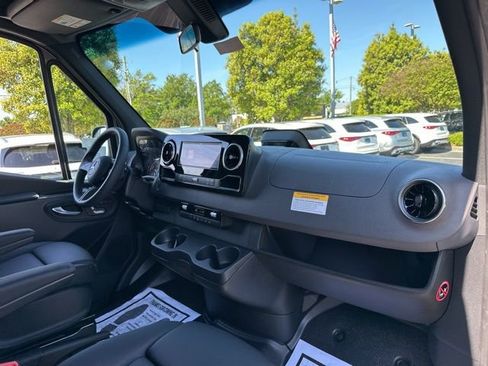 Used 2026 Mercedes-Benz Sprinter 2500 image 43