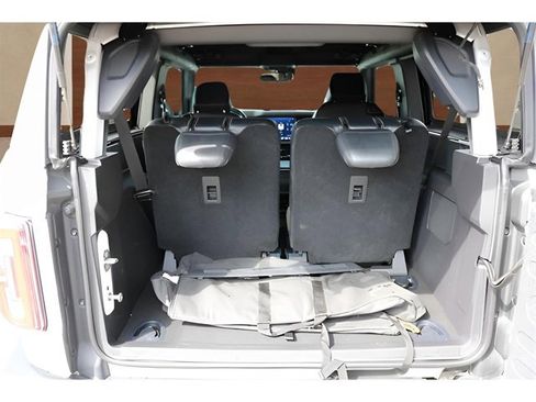 Used 2023 Ford Bronco Wildtrak image 15