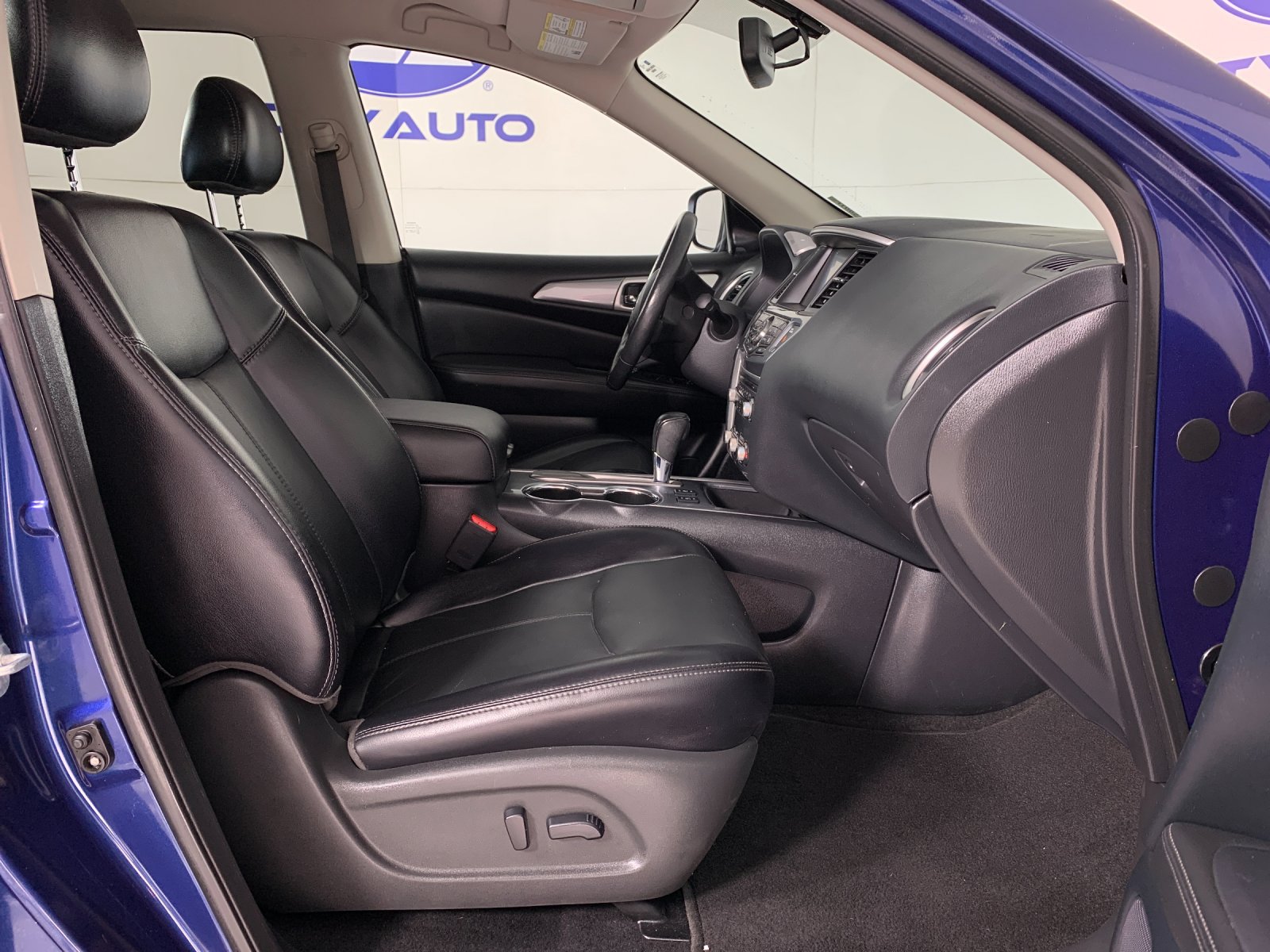 Used 2020 Nissan Pathfinder SL FWD image 41