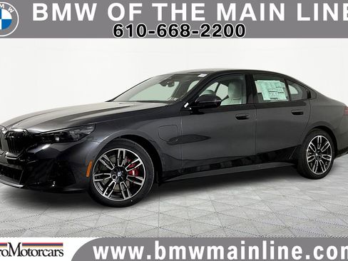 New 2026 BMW 550e xDrive image 1