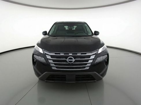 Used 2025 Nissan Rogue SV image 2