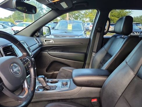 Used 2022 Jeep Grand Cherokee Laredo AWD/4WD image 19