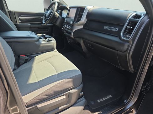 Used 2024 RAM 2500 Big Horn image 32