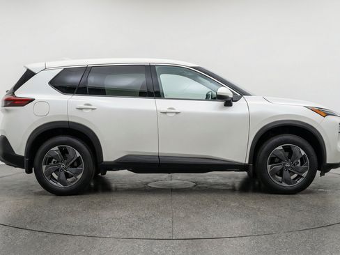 Used 2025 Nissan Rogue SV AWD/4WD image 11