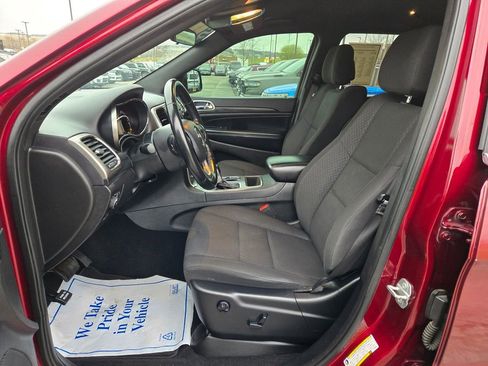 Used 2020 Jeep Grand Cherokee Laredo image 15