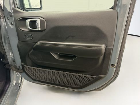 Used 2024 Jeep Wrangler Unlimited Sahara AWD/4WD image 32