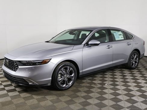 New 2026 Honda Accord EX-L image 3