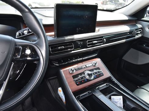 Used 2023 Lincoln Aviator Reserve w/ Equipment Group 201A AWD/4WD image 9