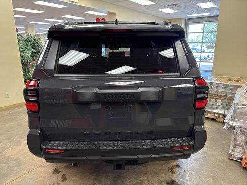 Used 2026 Toyota 4Runner TRD Off-Road Premium AWD/4WD image 12