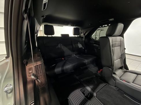 Used 2025 Toyota Sequoia Limited w/ Tow Technology Package AWD/4WD image 15