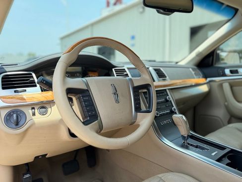 Used 2009 Lincoln MKS FWD image 14