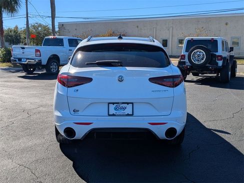 Used 2023 Alfa Romeo Stelvio Veloce image 7