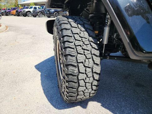 Used 2023 Jeep Wrangler Unlimited Rubicon image 34