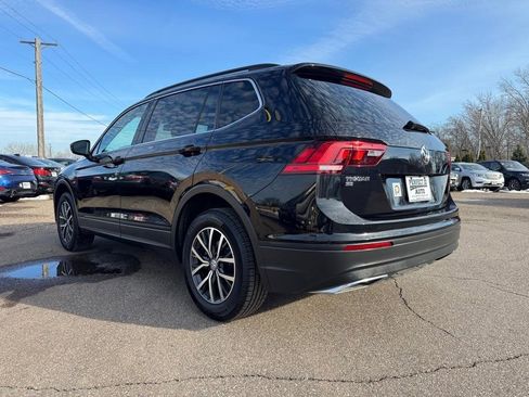 Used 2019 Volkswagen Tiguan SE w/ Panoramic Sunroof Package image 7