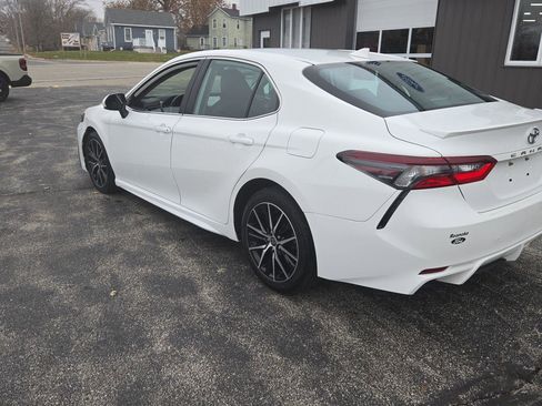 Used 2021 Toyota Camry SE image 8