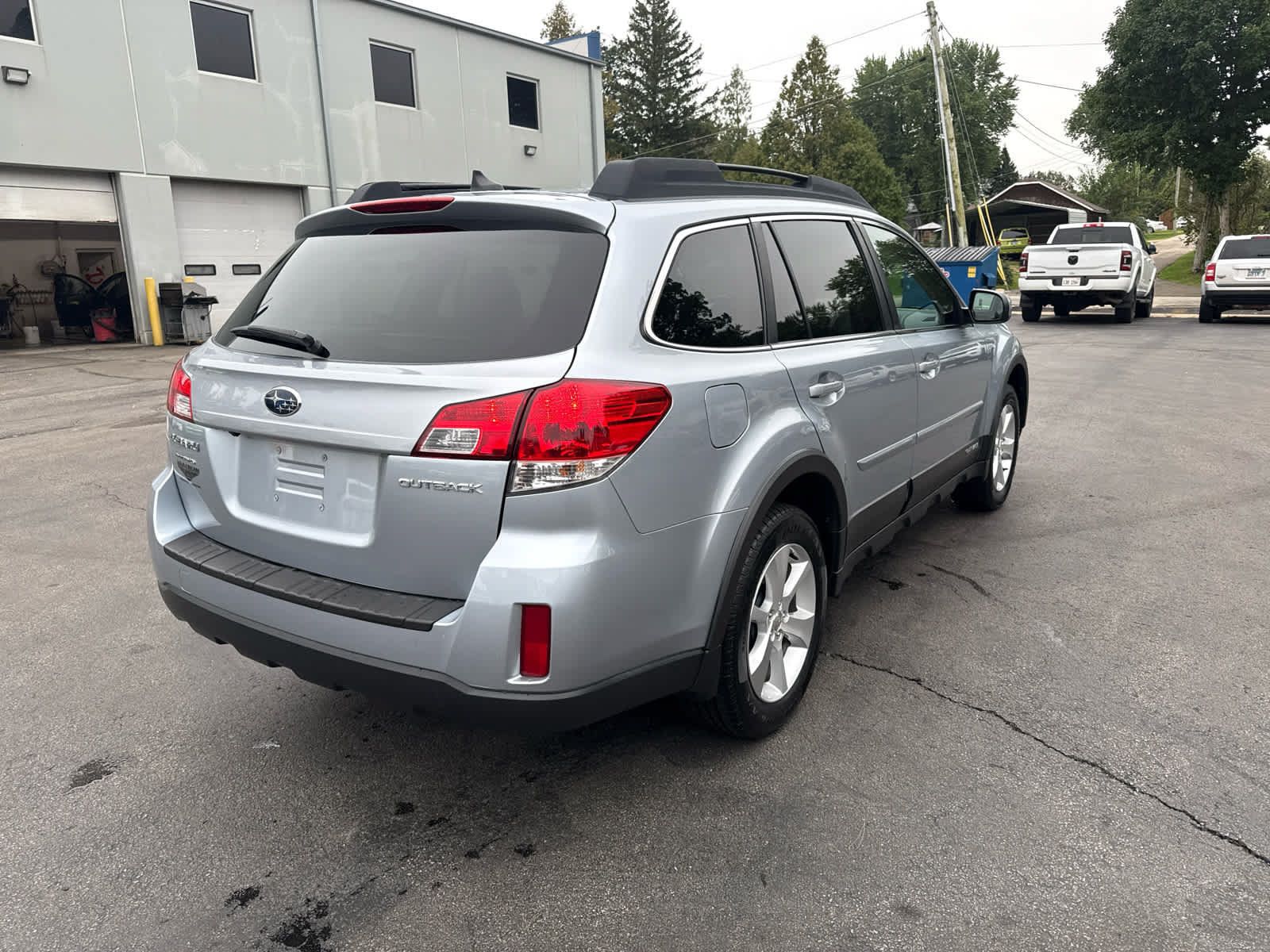 Used 2014 Subaru Outback 2.5i Limited AWD/4WD image 3