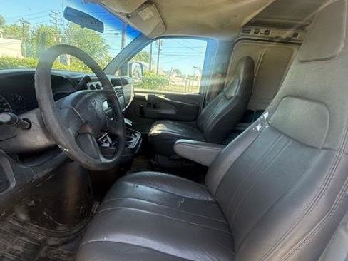 Used 2003 Chevrolet Express 1500 RWD image 9