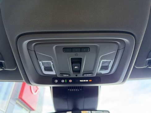 Used 2025 Chevrolet Silverado 1500 LT Trail Boss w/ LT Trail Boss Premium Package image 28