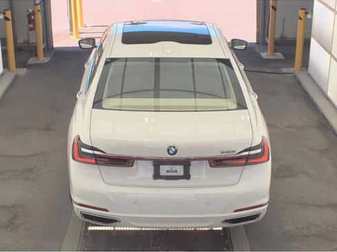 Used 2020 BMW 740i w/ Luxury Rear Seating Package RWD image 6