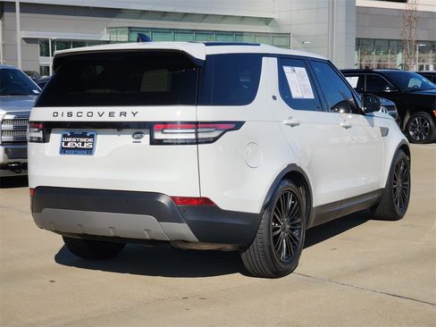 Used 2018 Land Rover Discovery SE image 7