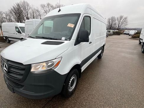 New 2024 Mercedes-Benz Sprinter 2500 w/ Acoustic Package image 2