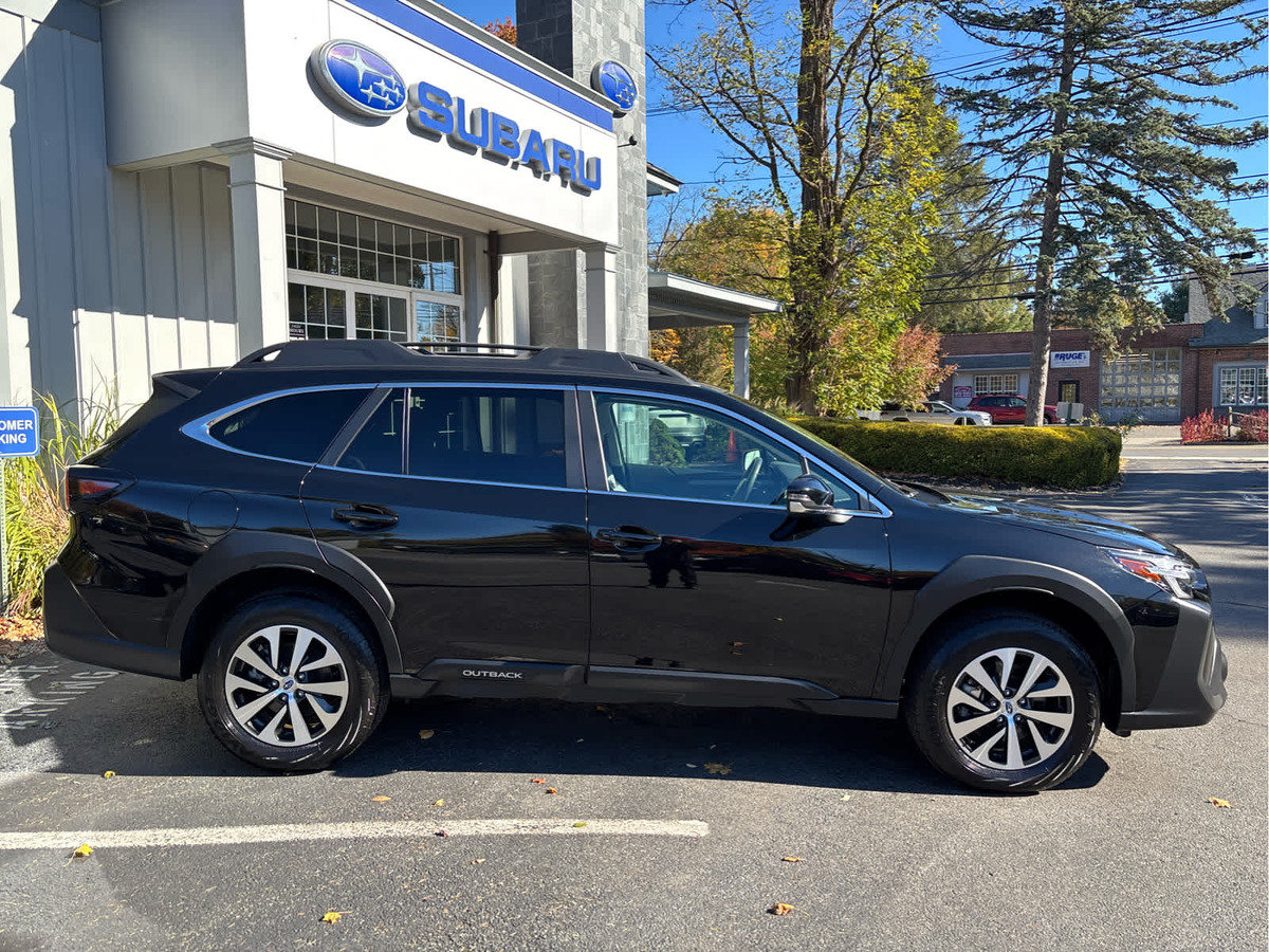 Used 2025 Subaru Outback Premium w/ Popular Package #1 AWD/4WD image 2