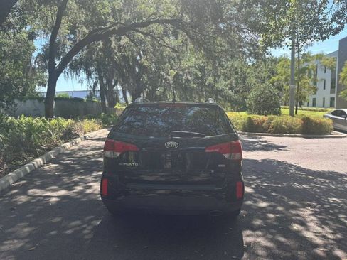 Used 2014 Kia Sorento LX FWD image 12