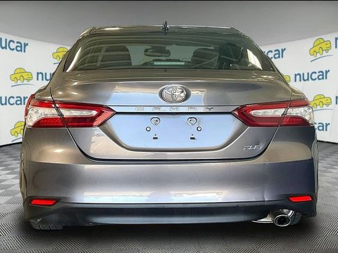 Used 2019 Toyota Camry XLE FWD image 5