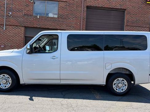 Used 2017 Nissan NV 3500 SV RWD image 6