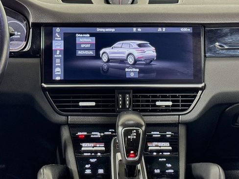 Used 2020 Porsche Cayenne AWD/4WD image 12