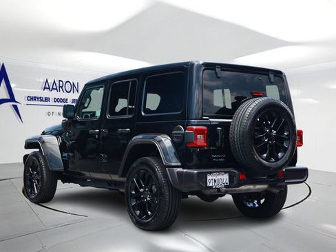 Used 2025 Jeep Wrangler Unlimited Sahara w/ Safety Group AWD/4WD image 2